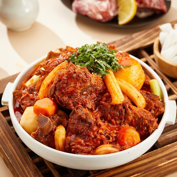 우주스토어,[통뼈감자탕] 일 5000그릇 맛집 통뼈 뼈찜 1kg x 4개입(간장/매운맛)